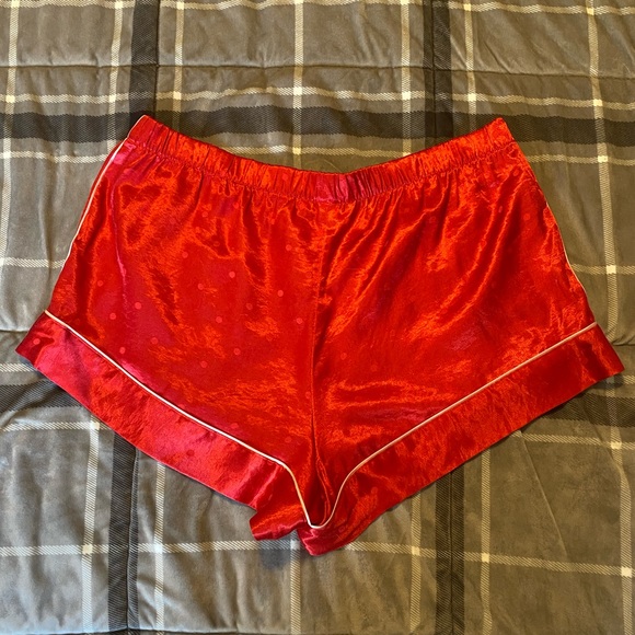 Victoria’s Secret Sleep Shorts - Picture 1 of 5